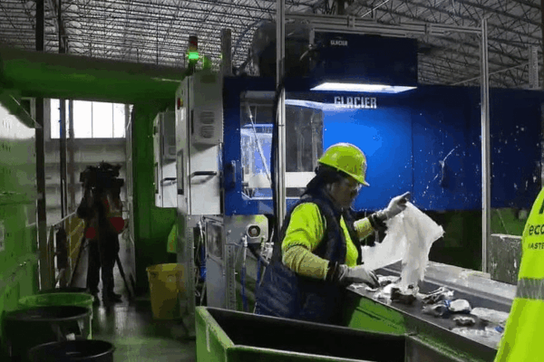 AI-Powered Robots Boost Efficiency at Recycling Plant